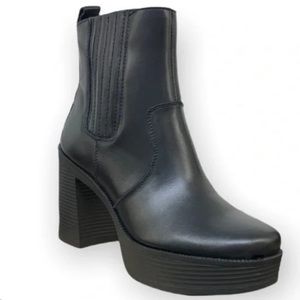 House of Harlow 1960 Black Leather Chunky Ankle Boots 9.5